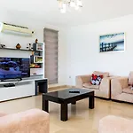 4 Bedroom Vilă *