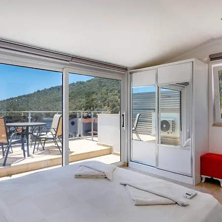 4 Bedroom 1084 * Kalkan