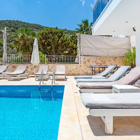4 Bedroom 1084 Villa
