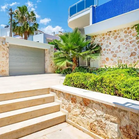 4 Bedroom 1084 Villa