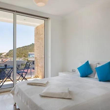 Villa 4 Bedroom 1084 *