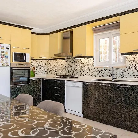 4 Bedroom 1084 Villa