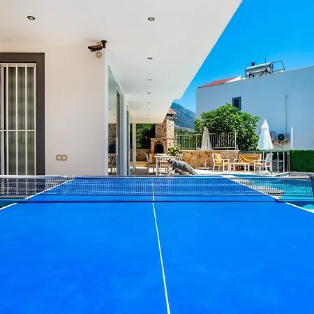 4 Bedroom 1084 *