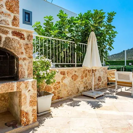 Villa 4 Bedroom 1084 *