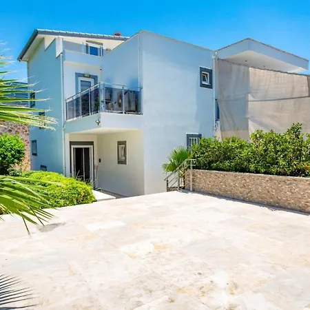 Vila 4 Bedroom