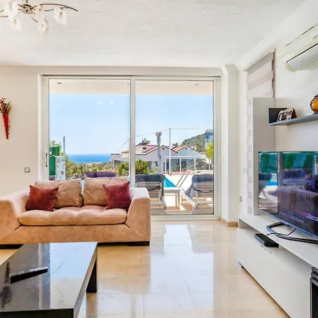 4 Bedroom Vila *
